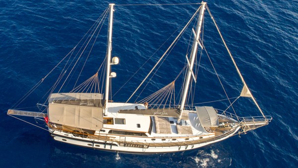 جولية Grand Sailor