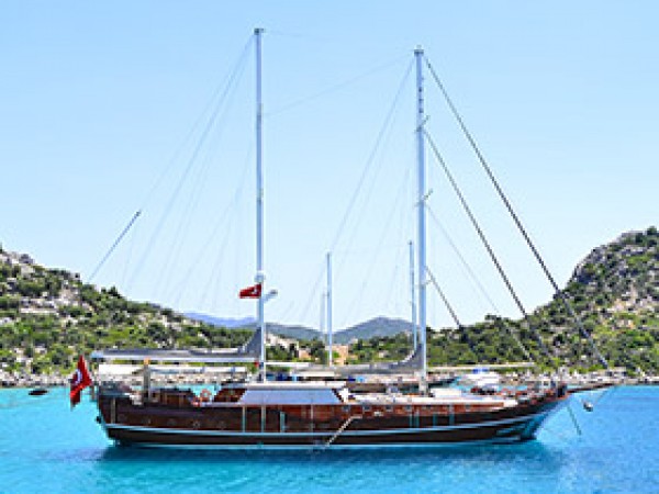 Kaptan Mehmet Bugra جولية