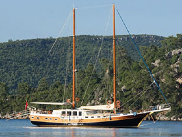 La Reine جولية