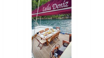 جولية Laila Deniz