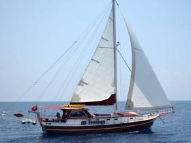 Naz Can جولية
