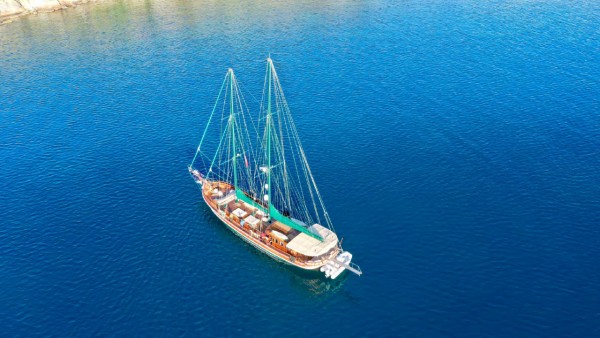 Ros Mare جولية