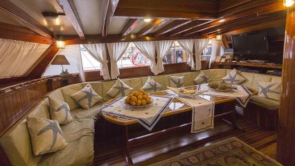 جولية Sultan A